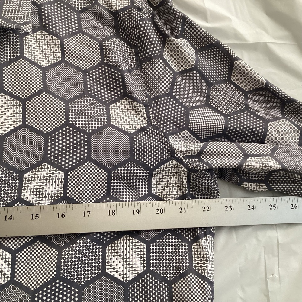The Dark Knight Joker’s Hexagon Shirt – Halloween Costume/Fancy Dress – Size XL - Picture 4 of 7